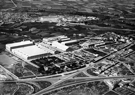 ELCANO. Vista aérea de la factoría de Manises. 1958